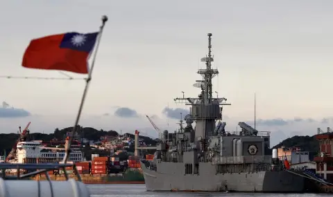 High voltage in the channel! Taiwan warns of 16 Chinese warships dangerously close to island  - 1