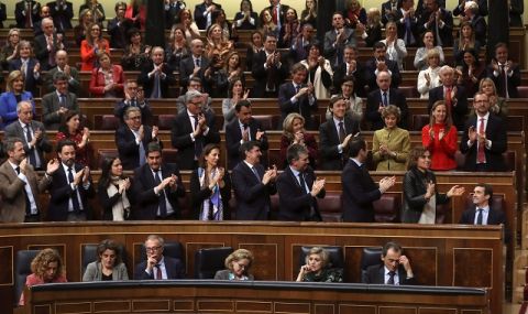 Очаква се крайнодясната партия "Вокс" да засили позициите си в Испания след регионалните избори в неделя - 1