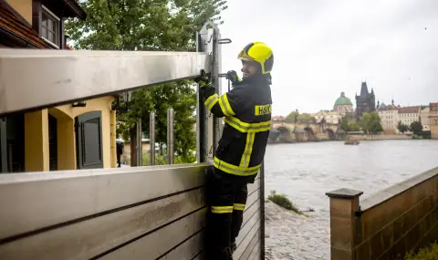 First victim of the floods in the Czech Republic, the authorities are looking for seven people  - 1