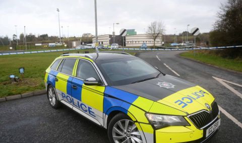 Масови арести в Северна Ирландия след стрелбата по полицай - 1