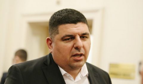 Ивайло Мирчев: НС прилича на каубойски бар  - 1