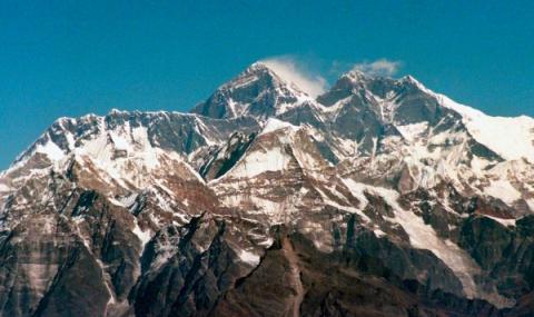 Непал отваря Еверест за туристи - 1