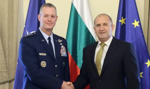 И Радев се срещна с върховния главнокомандващ на Обединените сили на НАТО в Европа - 1