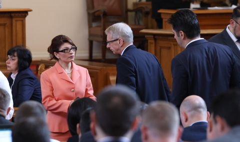 Политолог: Преговорите между ГЕРБ-СДС и ПП-ДБ, които наблюдаваме пред камерите, са отдавна проиграни - 1