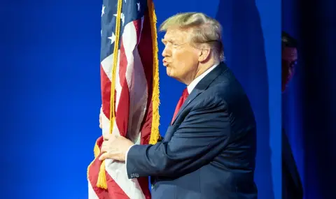 Тръмп: Ако изгориш знамето, получаваш една година затвор - 1