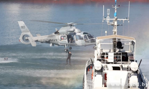 Командоси &quot;атакуваха&quot; превзет от терористи кораб във Варна - 1