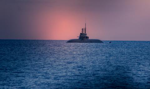 Южна Корея се хвали с модерна подводница - 1