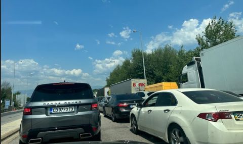 Интензивен трафик на границите със Сърбия и Румъния - 1
