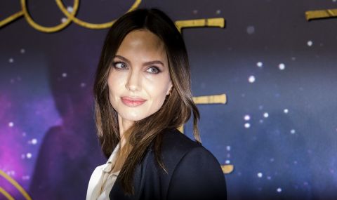  Анджелина Джоли на среща с 26-годишен актьор (СНИМКА) - 1