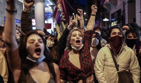 Протест на жени в Турция - 1