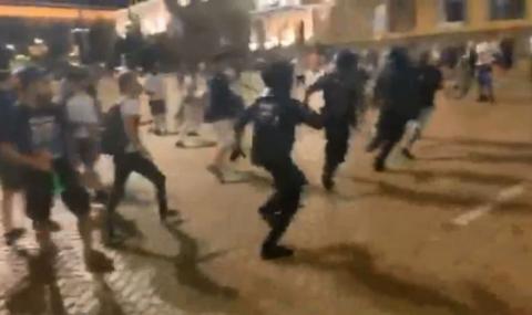 Музикант публикува шокиращи кадри с полицейско насилие от протестите (ВИДЕО) - 1