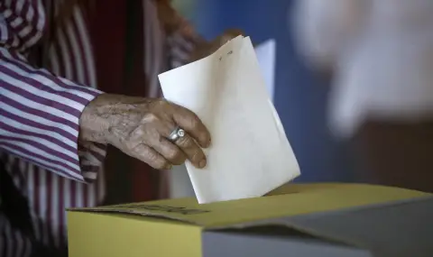 Отвориха над 1500 избирателни секции в Салвадор: Напът е да спечели "най-готиният диктатор в света" - 1