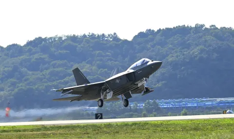 Russian Su-30 fighter jet crashes in Kaliningrad region, two pilots injured - 1