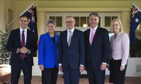 Австралия променя рязко политиката си  - 1