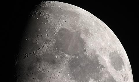 НАСА показа вълшебни и невиждани досега кадри от Луната (ВИДЕО) - 1
