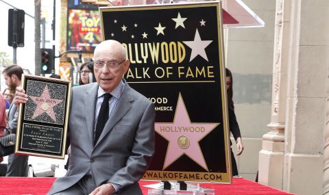 Отиде си носителят на "Оскар" Алън Аркин  - 1