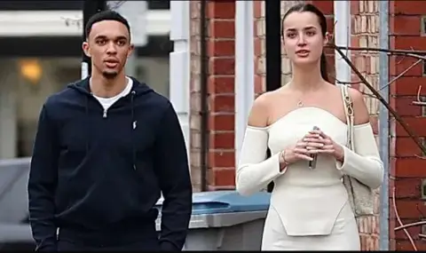 Трент Александър-Арнолд се раздели с гаджето си - 1