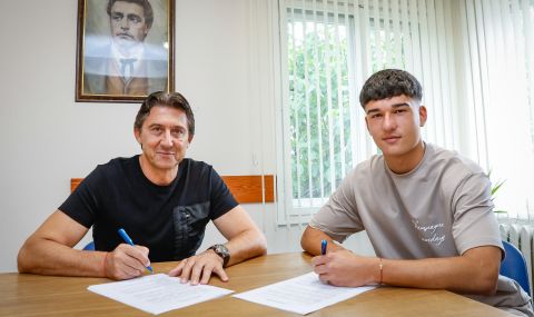  Левски подписа нови договори с двама 17-годишни - 1