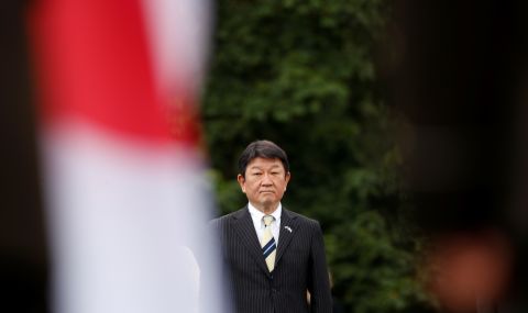 Японският външен министър оглавява управляващата група - 1