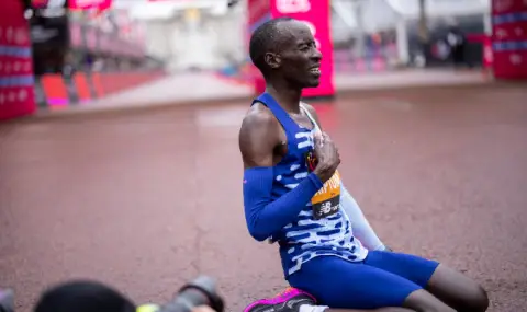 Световният рекордьор в маратона Келвин Киптум загина при катастрофа в Кения ВИДЕО - 1