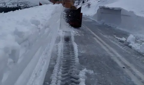 Затвориха Троянския проход заради обилен снеговалеж