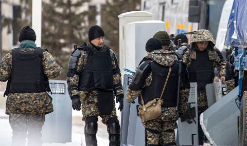 16 представители на силите за сигурност са убити при размириците в Казахстан - 1
