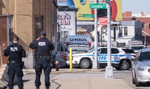 Кървава стрелба в нощен клуб в Бруклин: трима убити и десет ранени - 1