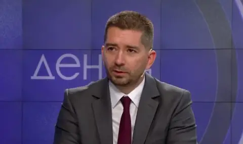 Слави Василев: Борисов е минало и не може да съжителства на върха с Радев