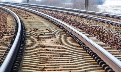 Влак, превозващ зърно, е дерайлирал в Крим - 1