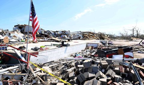 Над 30 жертви след бурите в САЩ - 1