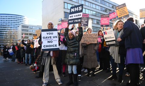 Приключиха стачките на здравните работници в Англия - 1