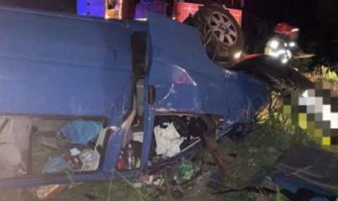 Петима българи загинаха, а други трима са в болница след катастрофа в Румъния (ВИДЕО) - 1