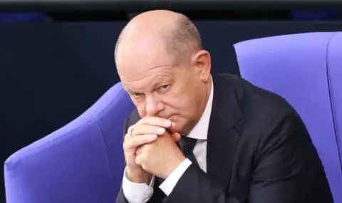Scholz: I hope the extreme right will not come to power in France  - 1