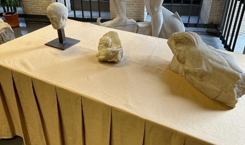 Акт за дарение на три фрагмента от Партенона на Гърция бе подписан във Ватиканските музеи (СНИМКИ) снимка #1