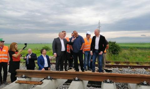Премиерът провери строежа на железопътна линия София – Елин Пелин (ВИДЕО+СНИМКИ) - 1