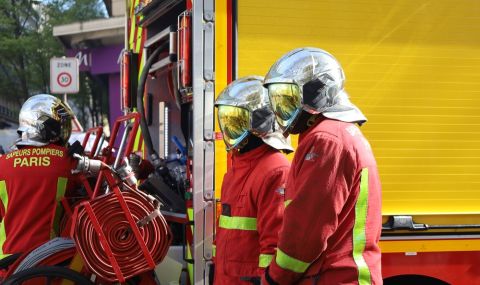 Франция мобилизира силите за борба с горските пожари - 1