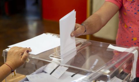 Изборният ден във Варна започна - 1