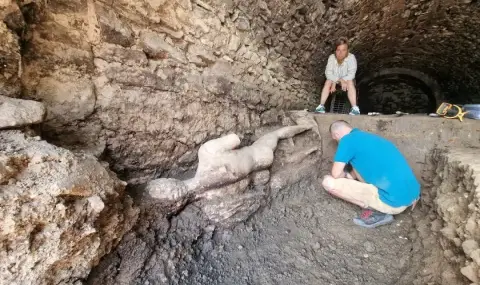 They dug up an intact statue of the god Hermes near Petrich  - 1