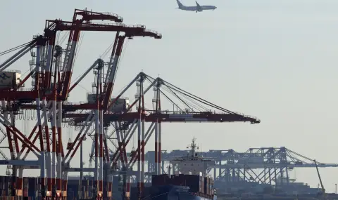 Китай и ОАЕ са най-застрашени от нови американски мита - 1