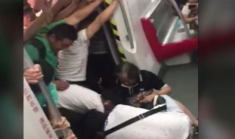 Колеги, слизайте да бутнем вагона! (ВИДЕО) - 1