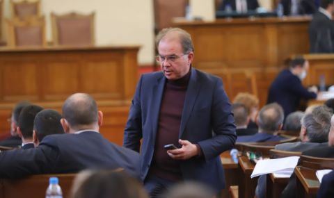 Радомир Чолаков: Радев да даде третия мандат на партия, която не поставя условия - 1