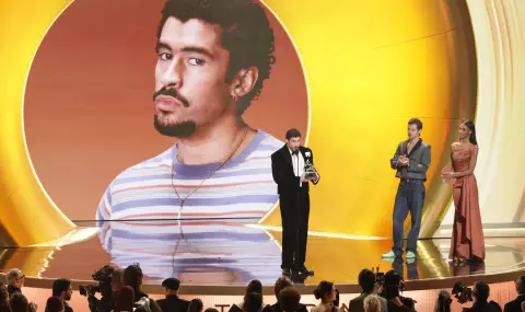 Рапърът Bad Bunny спечели наградата „Грами“ за албум на годината и отправи важно послание (ВИДЕО) - 1