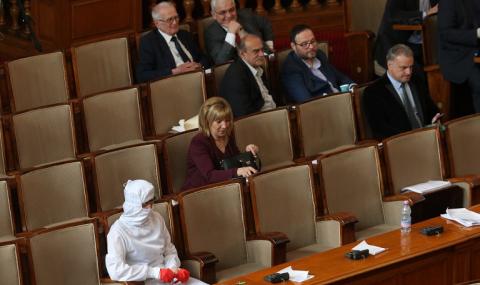 Депутатите не приеха месец отсрочка по кредитите - 1