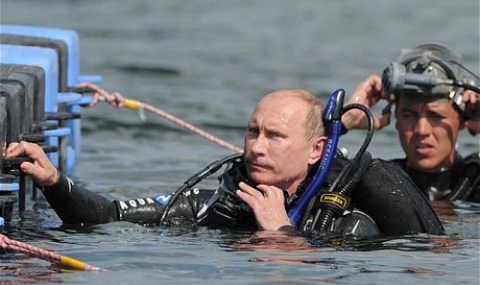 PR-ът преди всичко! Путин „вади” амфори - 1