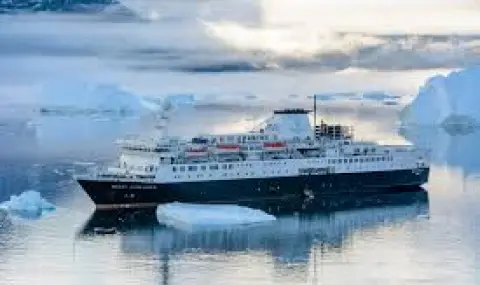 Denmark deploys former Soviet ferry in Greenland, converted into luxury floating barracks  - 1