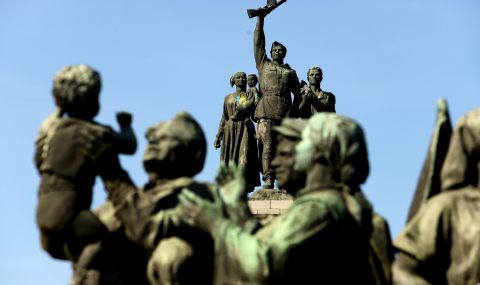 Втора комисия на Столична община даде зелена светлина за демонтаж на паметника на съветската армия - 1