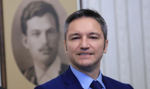 Вигенин: Новото мнозинство реши брутално да се разправи с Минчев и да обърне и правилника с хастара обратно  - 1