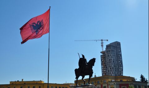 Албания изпраща войски в България  - 1