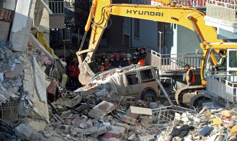Расте броят на загиналите в Турция от земетресението - 1