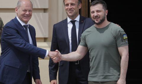 Макрон, Шолц и Драги посетиха Ирпин, град символ на разрушенията в Украйна - 1